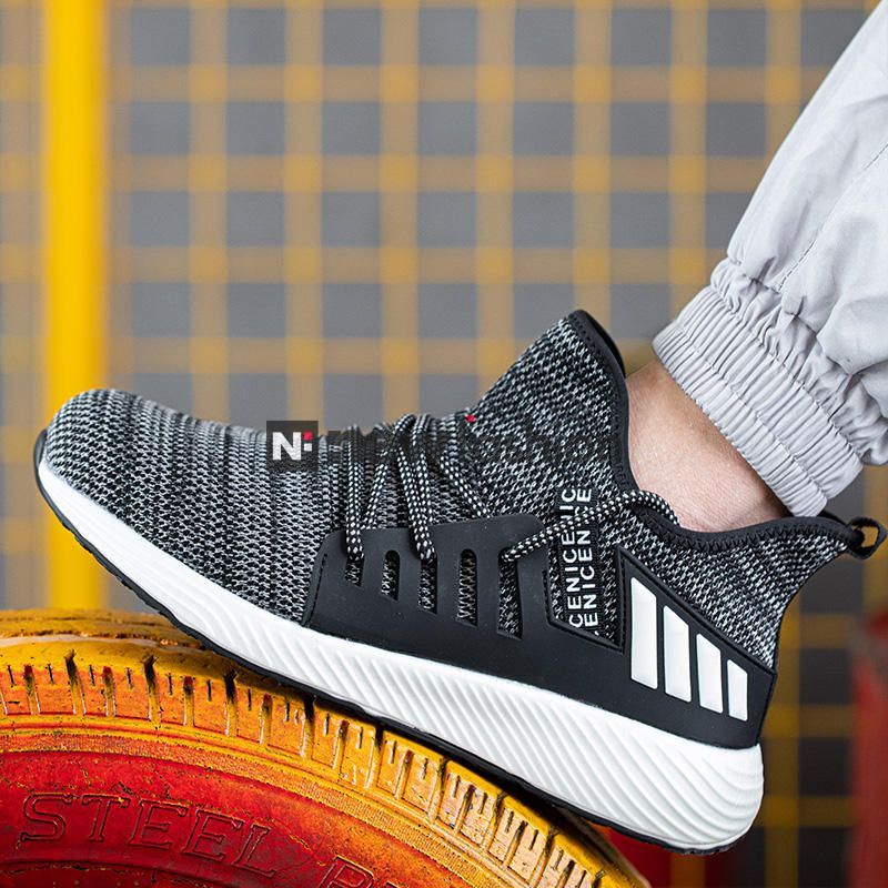 حذاء المهام الصعبة – القوة والراحة في كل خطوة